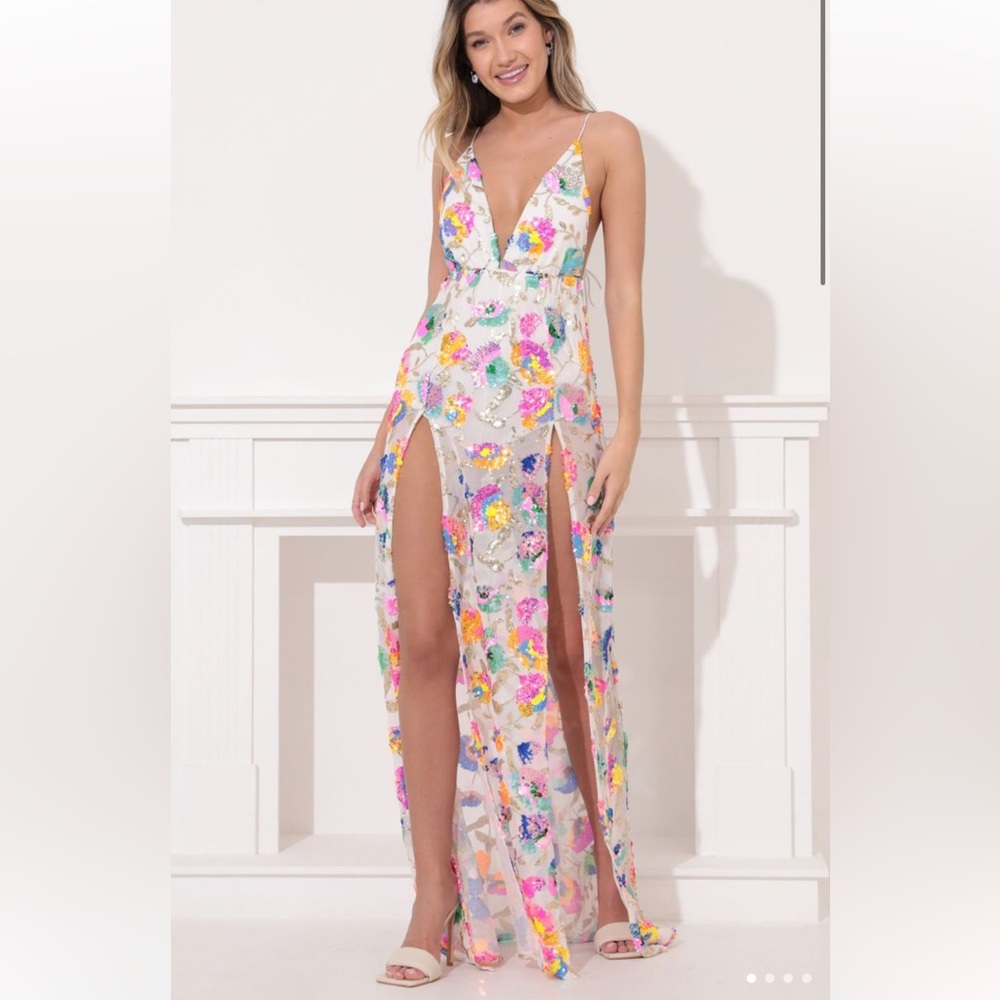 Skylar Sequin Maxi Dress in White Multicolor Size M